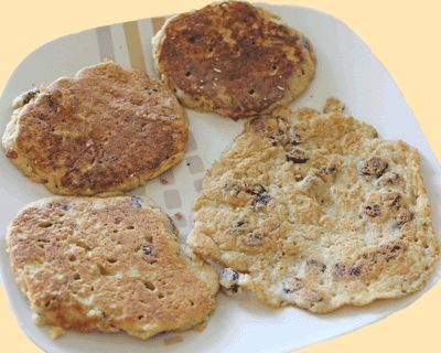 An egg-less breakfast dish made with oatmeal flour, quick cooking oats, semolina, dessicated coconut, flavorings and raisins. Only 1 tablespoon of sugar and oil are used